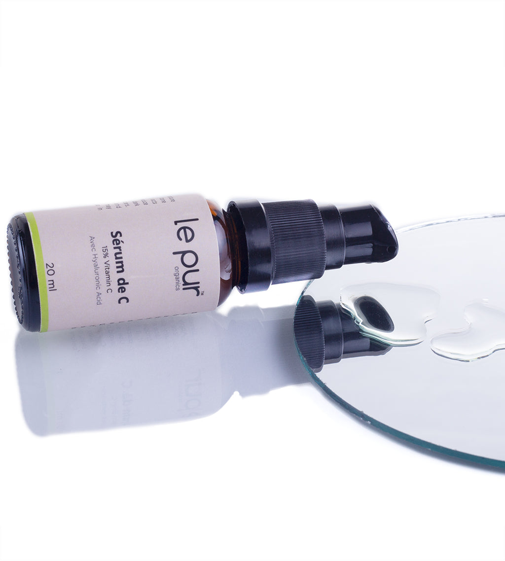 Le Pur Organics Sérum De C in a glass dropper bottle, highlighting its natural, organic skincare formulation.